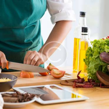 10 Facts About Why Men are Better Cooks